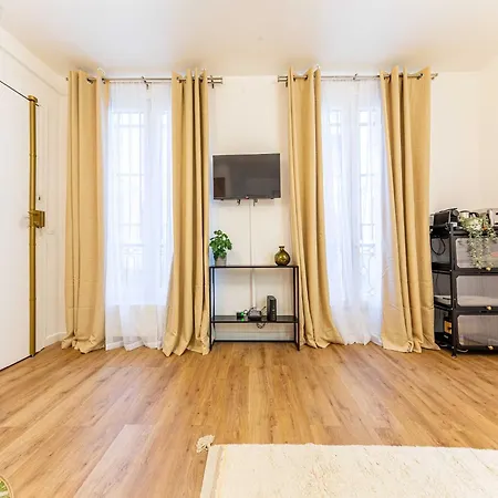 Cosy 2p Quai De Jemmapes * Paris